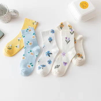 Женские носки в японском корейском стиле, новые модные однотонные хлопчатобумажные носки с милым маленьким цветочком, милые забавные весенне-летние носки для девочек