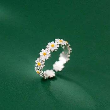 Милое Маленькое кольцо с гирляндой из ромашек для женщин, Маленькое двухцветное кольцо с открывающимся цветком, подарок на день рождения, ювелирные изделия