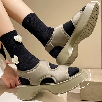 Новинка лета 2022 г. Элегантная женская обувь на толстой подошве Роскошные женские повседневные шлепанцы на плоской подошве Модные женские сандалии без застежки