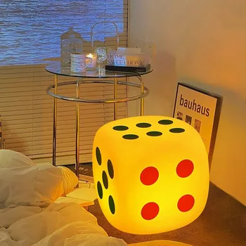 Прикроватный столик Торшер Диван Настольная Атмосферная лампа Многофункциональная мебель для дома Прикроватные тумбочки Умный выдвижной шкаф с зарядным устройством
