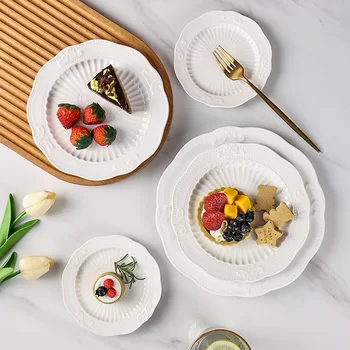 Современная простая керамическая рельефная тарелка бытовая европейская чисто белая десертная тарелка модель комнаты креативная тарелка