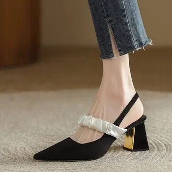Черная элегантная женская обувь на замшевом каблуке Осенние женские туфли Mary Janes Летние туфли с острым носком 2022 Модные вечерние туфли с бусинами