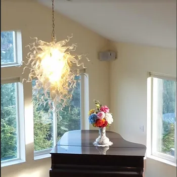 элегантное освещение фойе, подвесная люстра из выдувного стекла, современный свет в гостиной, очаровательные лампы